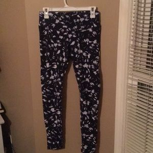 Lucy studio hatha legging size M